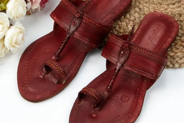 Sandal Kolhapuri: Saat Prada Bertemu Budaya India
