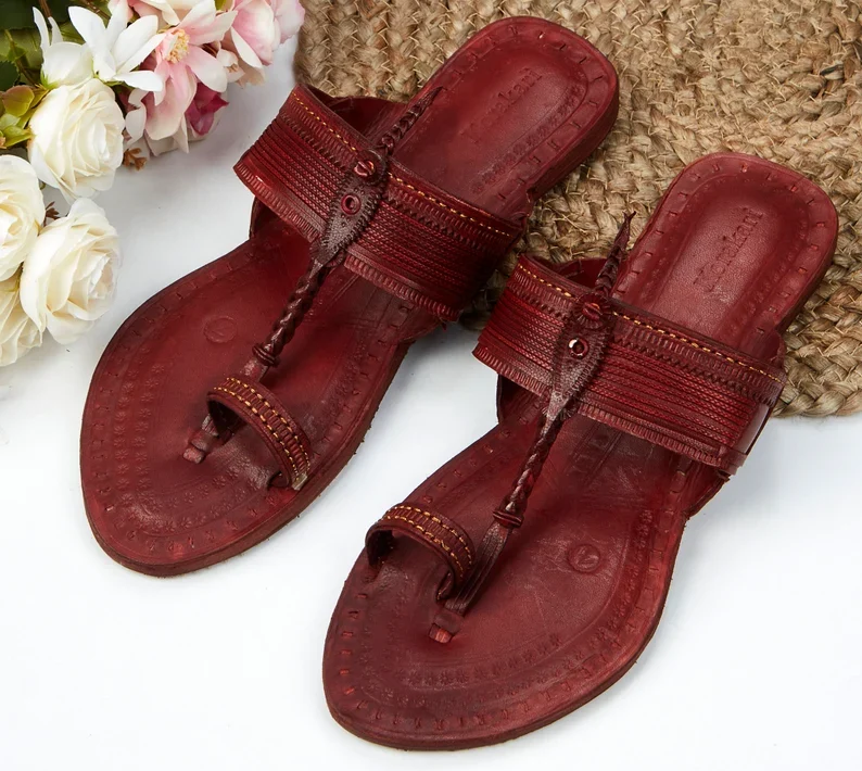 Sandal Kolhapuri: Saat Prada Bertemu Budaya India