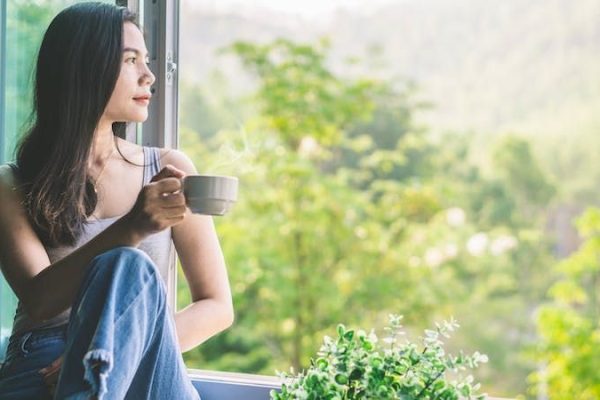 Gaya Hidup dan Kebutuhan: Fenomena Nongkrong di Coffee Shop