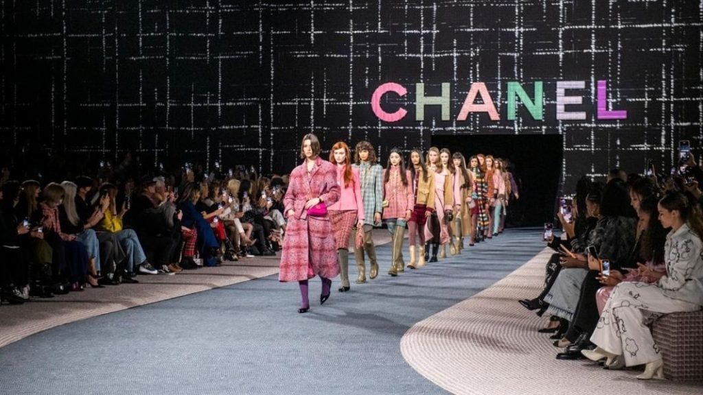10 Brand Fashion Paris Paling Ikonik dan Kisah di Baliknya - DailyLife ...