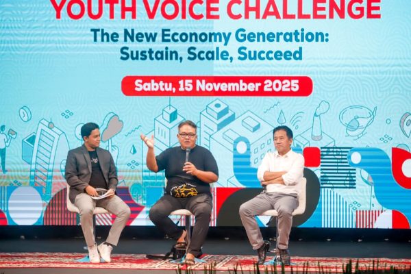 proyeksi ekonomi 2026 dalam Youth Economics Summit (YES) 2025 di Jakarta