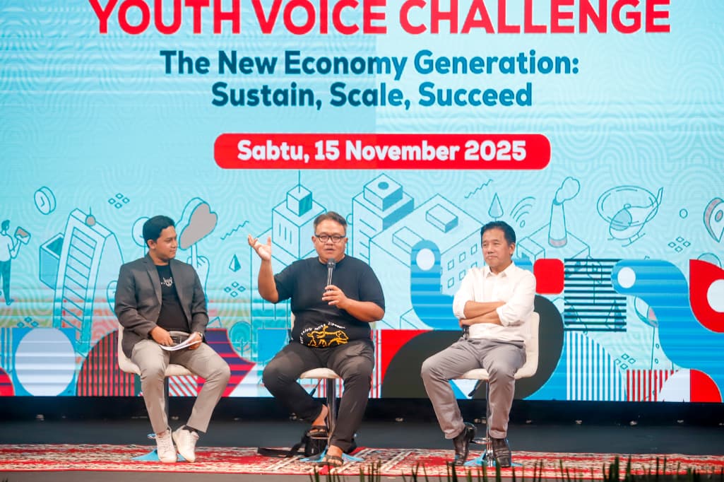 proyeksi ekonomi 2026 dalam Youth Economics Summit (YES) 2025 di Jakarta