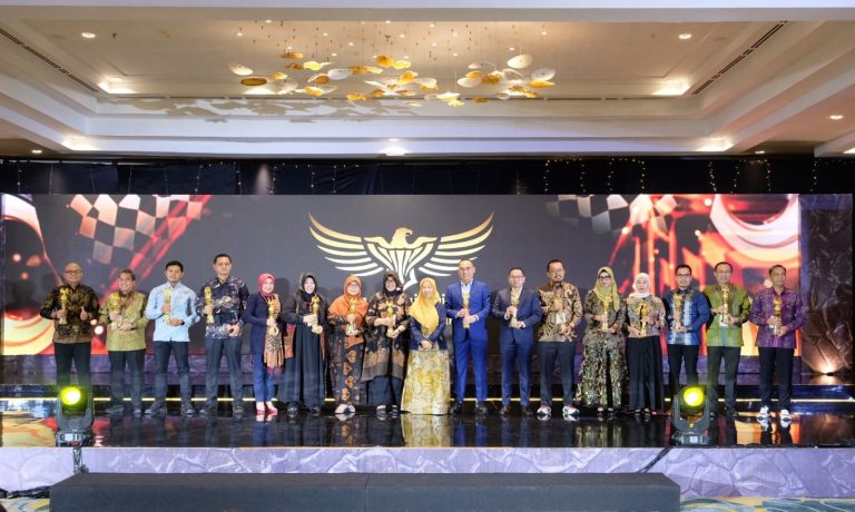 Raih Peringkat Emas ASRRAT 2025, PERURI Buktikan Komitmen Laporan Keberlanjutan Kelas Internasional