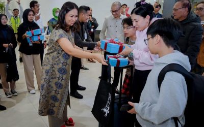 Kemenpar Sambut Kehadiran Wisatawan Pertama di Tahun 2026