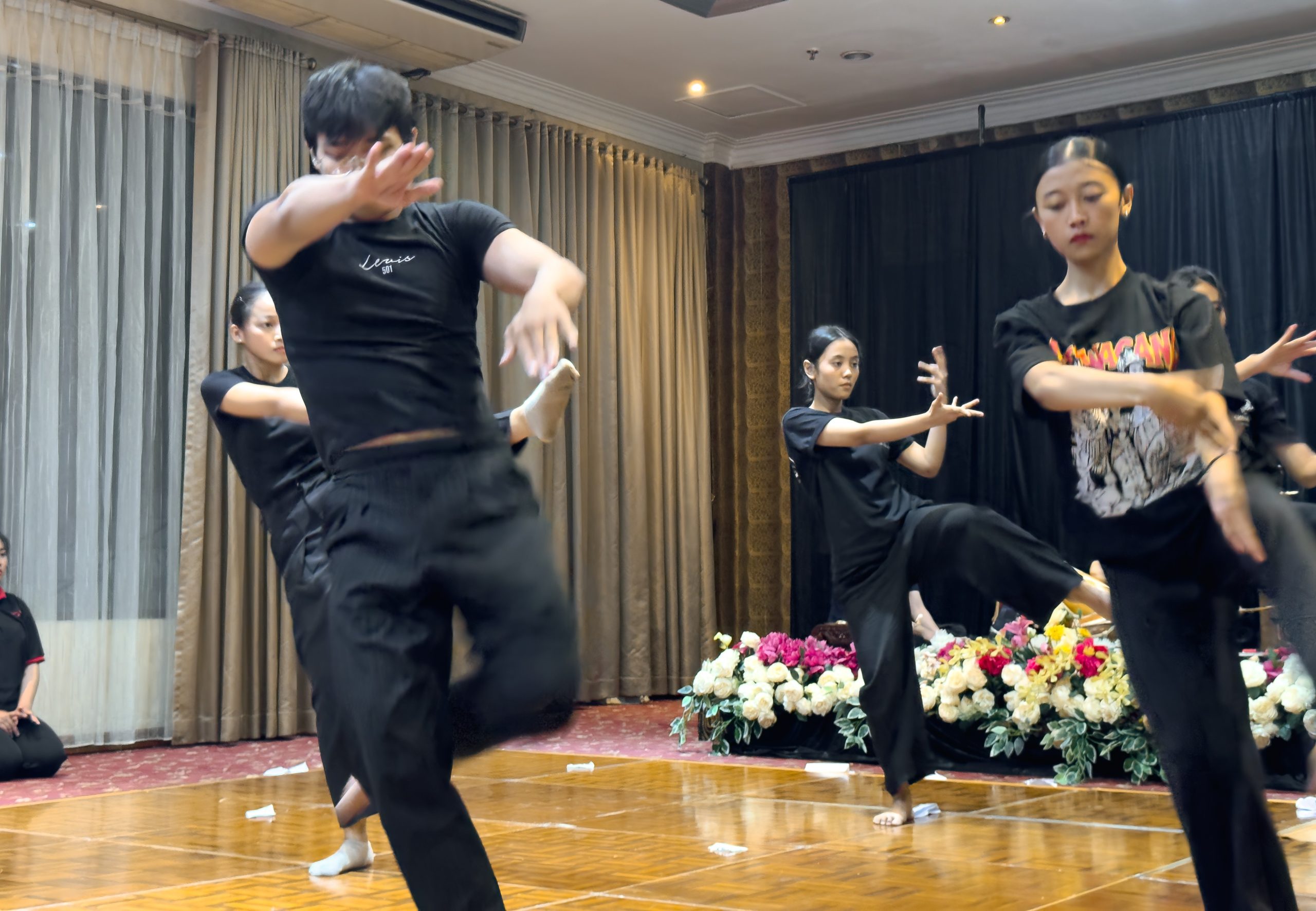 Tari Kontemporer Internasional