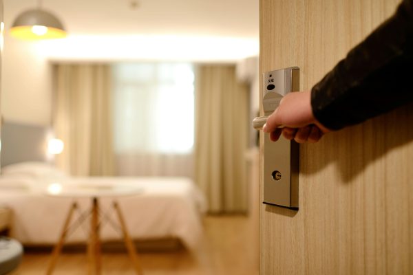 Apakah staycation itu pemborosan uang