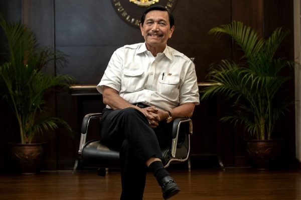 Luhut beri sinyal AI gantikan fungsi Bea Cukai