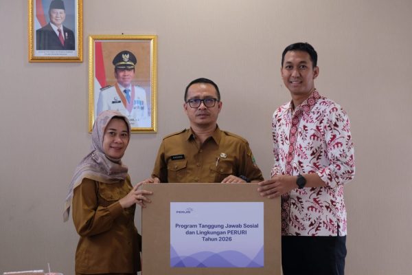 Wujudkan Kepedulian Pendidikan, PERURI Salurkan Bantuan Komputer untuk 15 Sekolah Dasar di Karawang