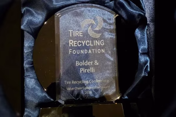 Pirelli Luncurkan Revolusi Daur Ulang Ban (Image: cleanthesky)