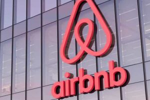 Airbnb kini sewakan mobil