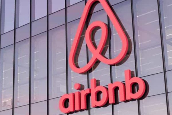 Airbnb kini sewakan mobil