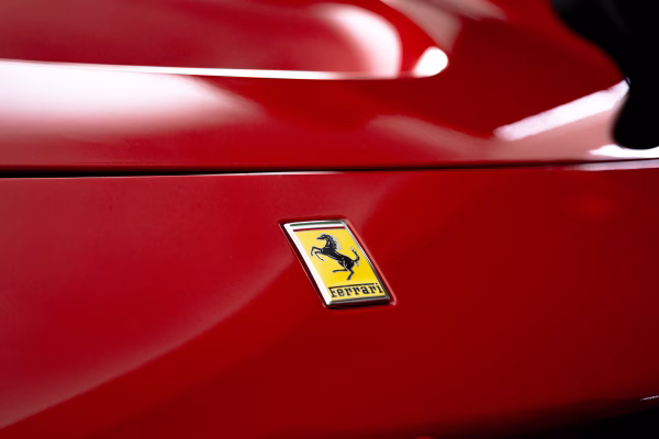 Ferrari Luce EV 2026 laris manis