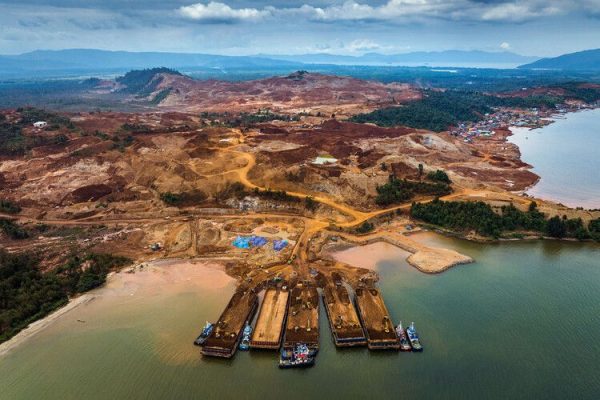 Nikel Indonesia dan Dampak Lingkungan di Balik Mobil Listrik Dunia