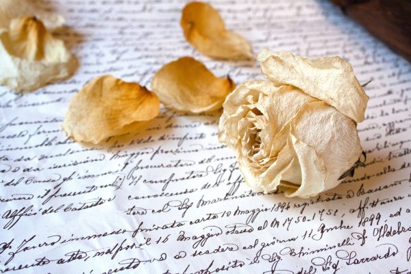 simbol cinta selain cincin yang memiliki makna mendalam