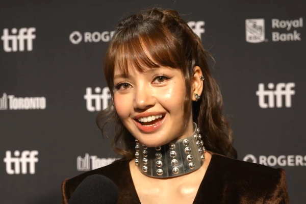 Lisa BLACKPINK karier solo
