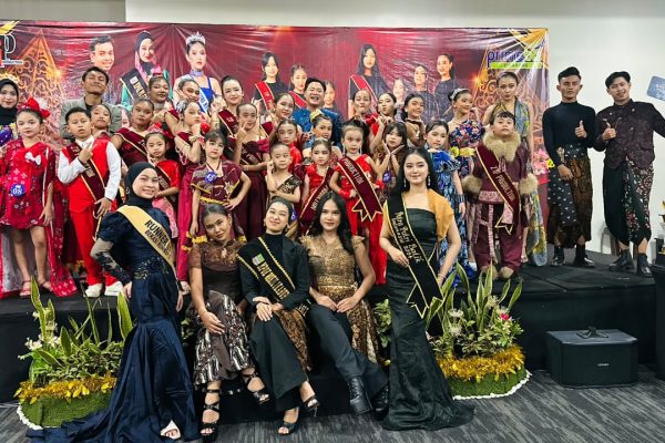 Fashion Show Batik Anak Kabupaten Bekasi