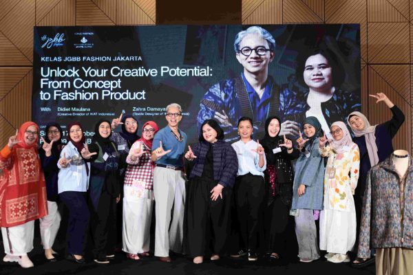 Workshop sustainable fashion Jakarta bersama Didiet Maulana di Mangkuluhur ARTOTEL Suites diikuti 150 peserta untuk belajar desain dan tren fashion 2027.